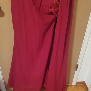Chic Burgundy Maxi Dress.Size 16